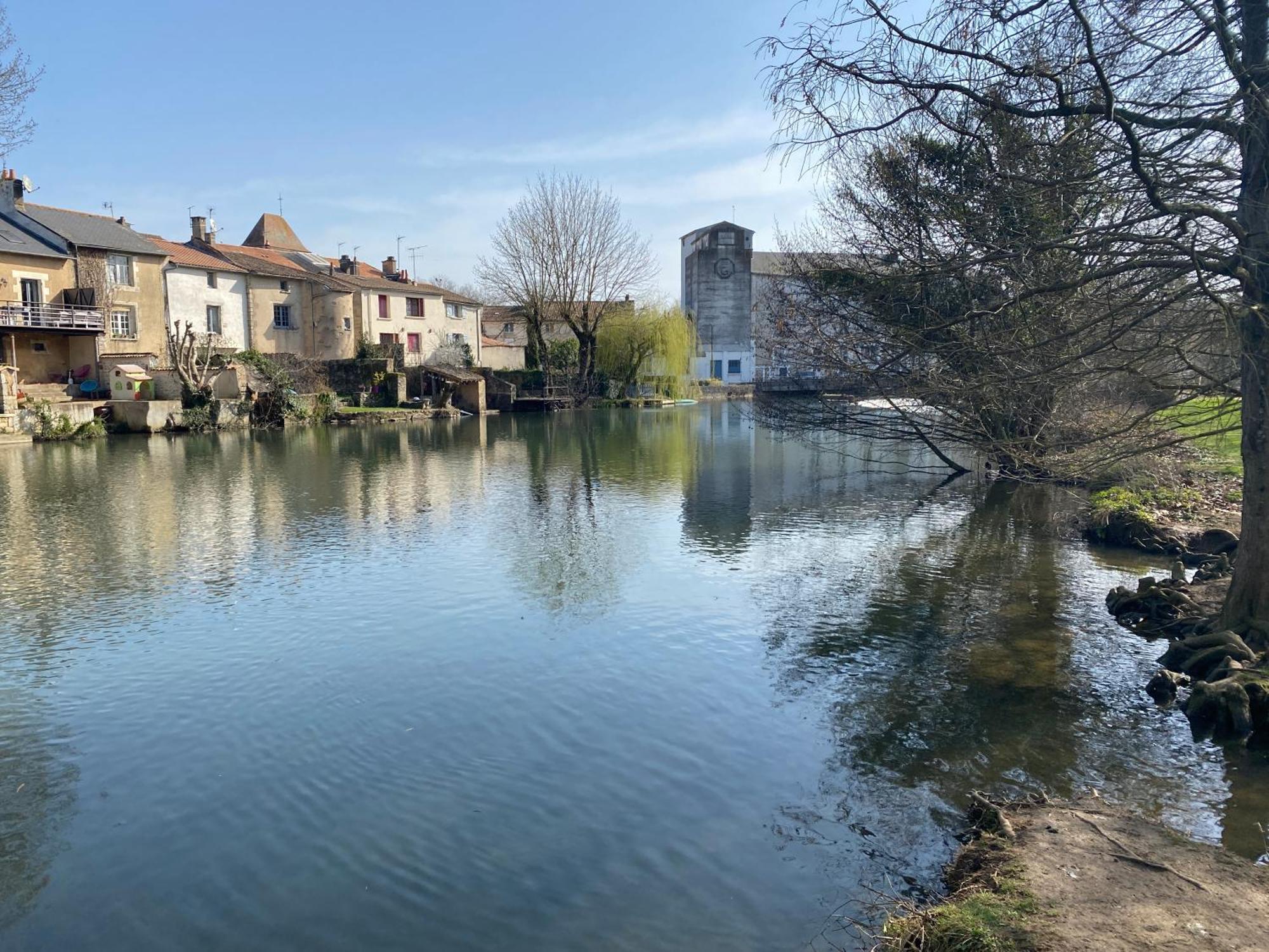 Logis Hotel Le Saint Georges Vivonne Exterior foto